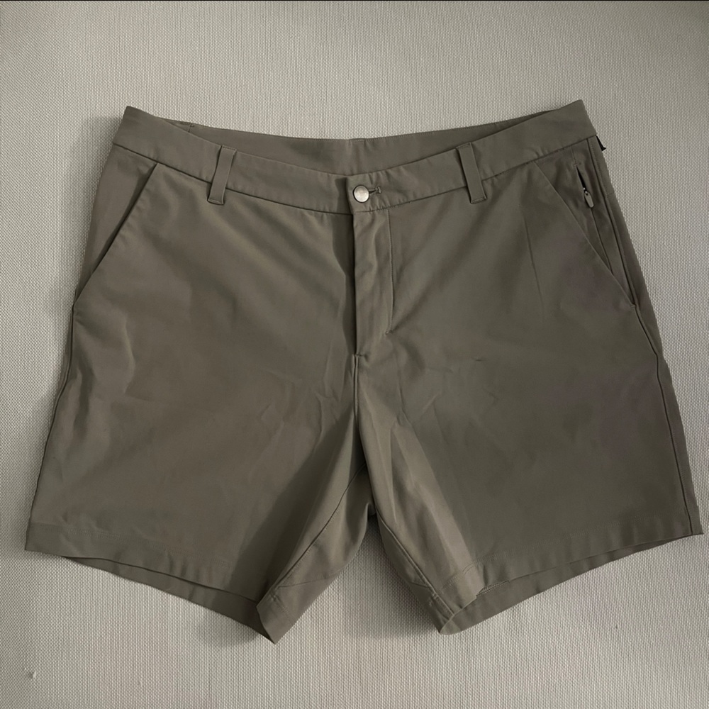 Men’s Lululemon 7” commission Shorts